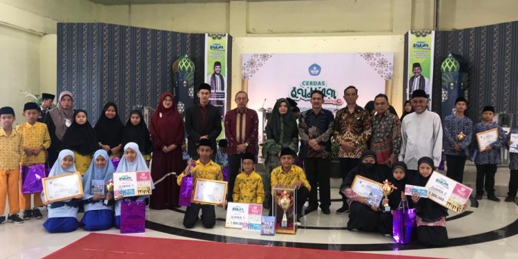 Tim Anak Sekdakab Solok Medison juara CQ tingkat SMP