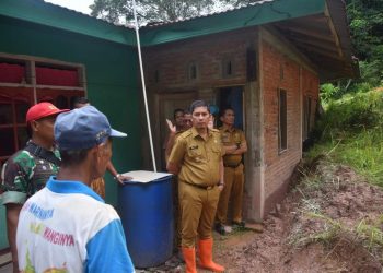 Pemko Sawahlunto Hadir Mencegah Rumah Warga Dari Longsor di Desa Batu Tanjung