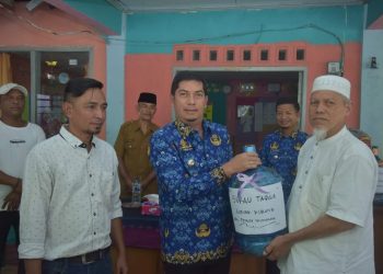 Wali Kota Sawahlunto Deri Asta Ikut Serahkan Bantuan Pemuda Kenagarian Silungkang
