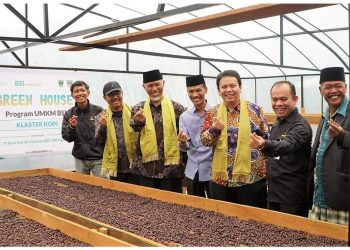 Bupati Solsel Khairunas Harapkan Petani Bisa Tingkatkan Hilirisasi Kopi