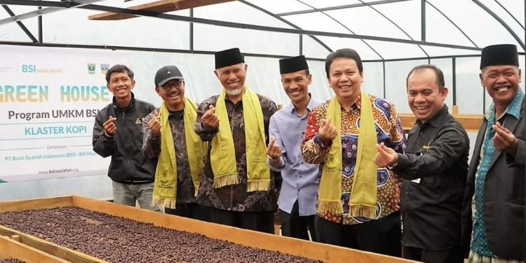 Bupati Solsel Khairunas Harapkan Petani Bisa Tingkatkan Hilirisasi Kopi