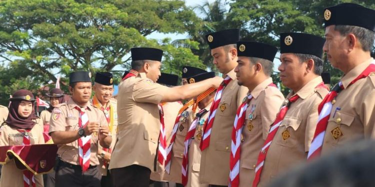 Bupati Sijunjung Benny Dwifa Yuswir Raih Piagam Penghargaan Lencana Darma Bakti