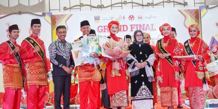 Pemilihan Uda Uni Duta Wisata Kabupaten Solok Selatan Tahun 2022, Bupati Khairunas: Jadilah Contoh di Tengah Masyarakat