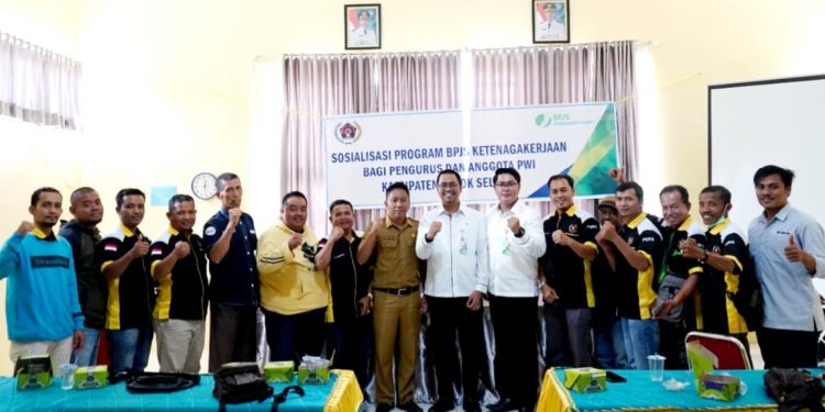 Sosialisasi Program BPJS Ketenagakerjaan Pengurus dan Anggota PWI Solok Selatan Sukses