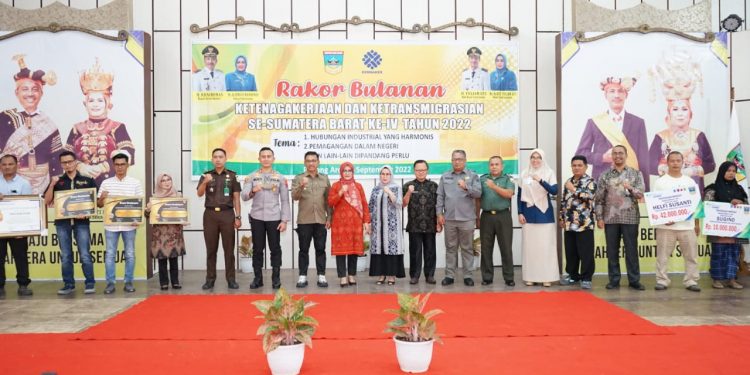 Bupati Solok Selatan Khairunas Minta Perusahaan Terima Karyawan Koordinasi Dengan Disnakertrans