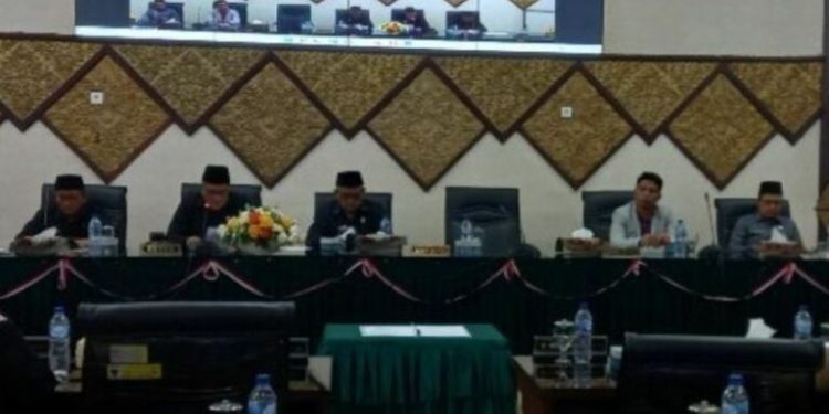 DPRD Gelar Paripurna Penyampaian Tiga Ranperda Inisiatif Pemko Padang