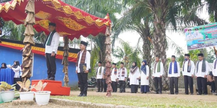 Wabup Sijunjung Pembina Upacara Peringatan Hari Santri