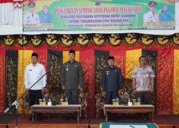 Bupati Lantik CPNS di Lingkungan Pemkab Sijunjung