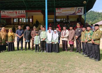 Bupati Pesisir Selatan Rusma Yul Anwar Lepas Kontingen Pekan Olah Raga dan Seni Antar Diniyah