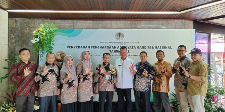 Dua Sekolah Raih Penghargaan Adiwiyata Nasional, Bupati Pessel Harap Prestasinya Dipertahankan