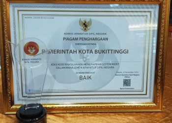 Wali Kota Bukittinggi Kembali Terima Anugerah Meritokrasi 2022