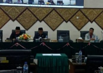 DPRD Kota Padang Rapat Paripurna Penyampaian Pendapat Akhir Fraksi Terhadap APBD TA 2023