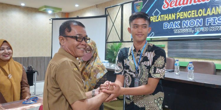 Pemilik Homestay Pessel Diberikan Pelatihan Manajemen Homestay